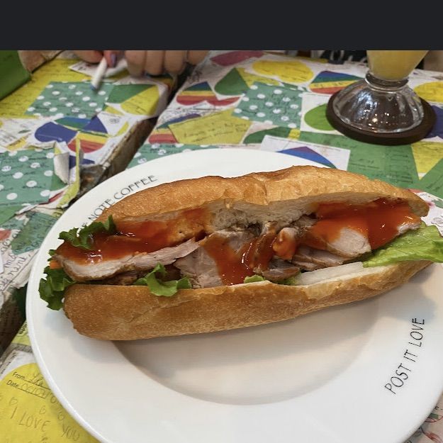 【ハノイ】沢山のカラフルな付箋に囲まれて過ごす🌈新感覚cafe☕️