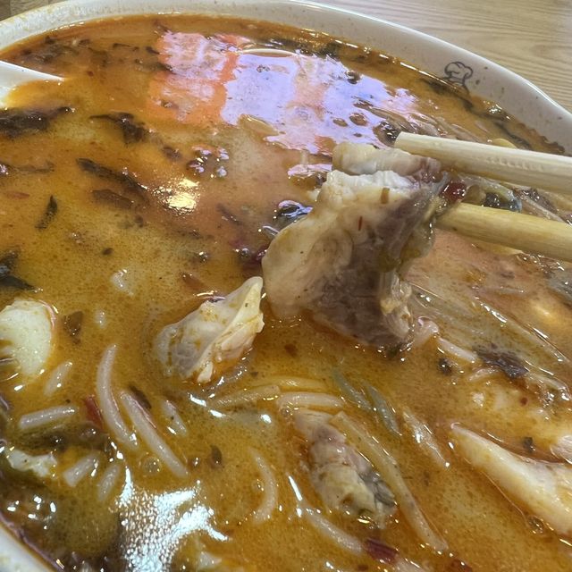 在關閘想喝點熱魚湯時
