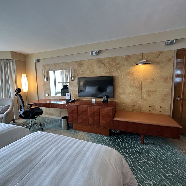【香港Staycation】九龍香格里拉大酒店住宿體驗｜豪華高樓層全海景房｜飽覽維多利亞港景色｜多選擇高質的自助早餐