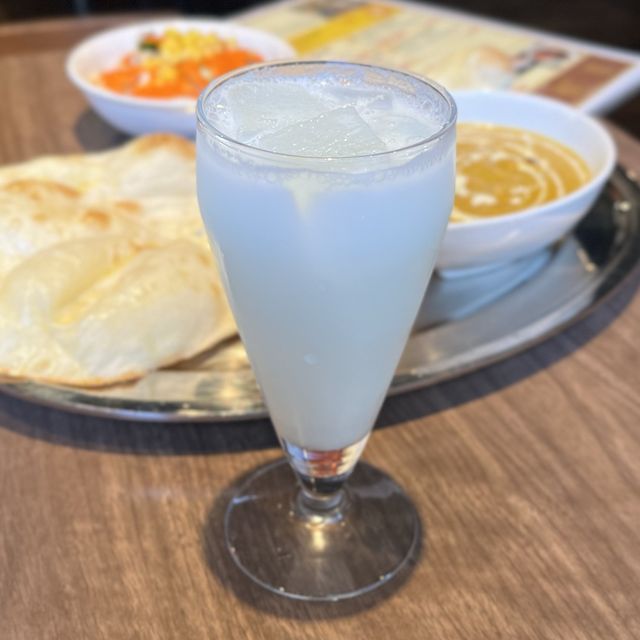 【大阪・京橋】古来から重宝されている薬膳のスパイスカレー「金のスプーン 京橋店」