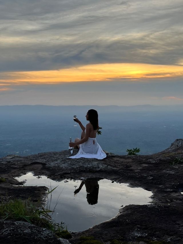 🌤️ดูพระอาทิตย์ตกที่ราบสูงโบราเวน ประเทศลาว
