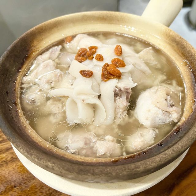 驚喜醬香椰子雞鍋