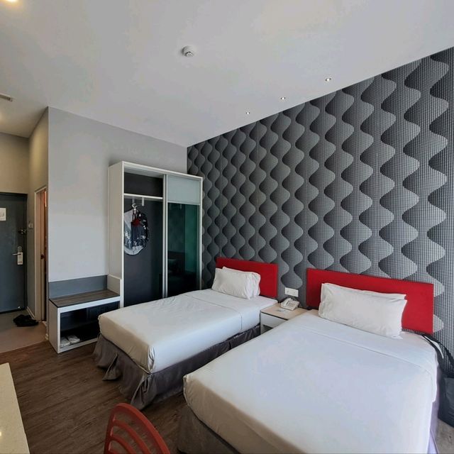 CENANG PLAZA HOTEL : BY THE BEACH HOTEL