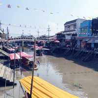 Discover Amphawa Floating Market Bangkok