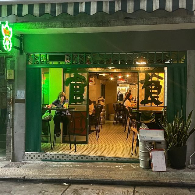 港式懷舊風嘅泰式菜館