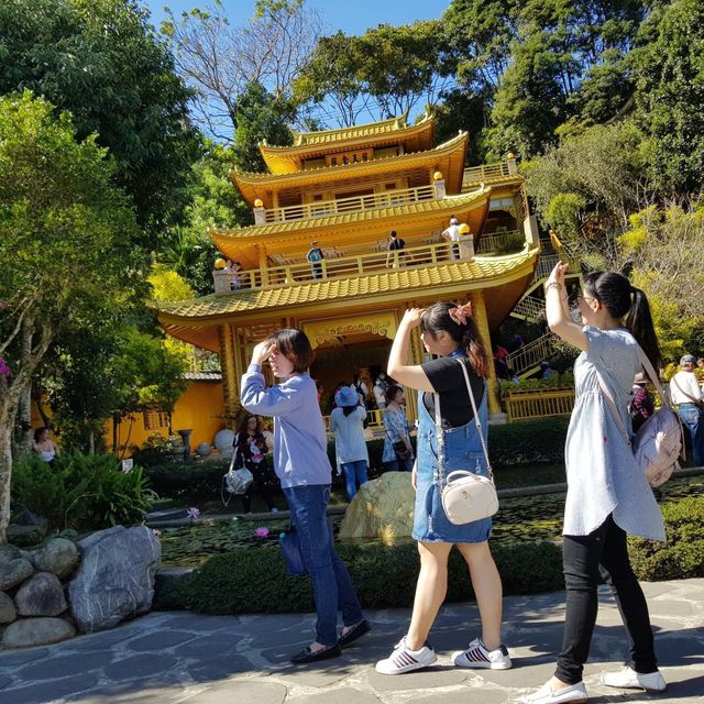 梅山輕旅行金光閃閃的《龍王金殿》