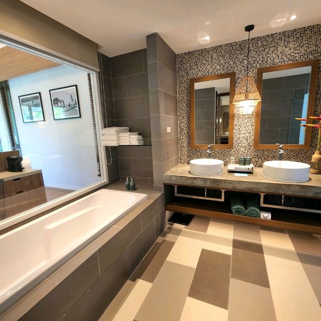รีวิว Outtrigger Khao Lak Beach Resort