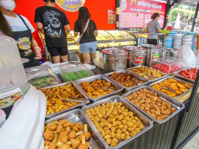 บุฟเฟต์ร้านเด็ดของเยอะ หลังมอราชภัฏกำแพง