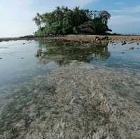 ท้องฟ้าสวย น้ำทะเลใส ที่หาดในยาง 