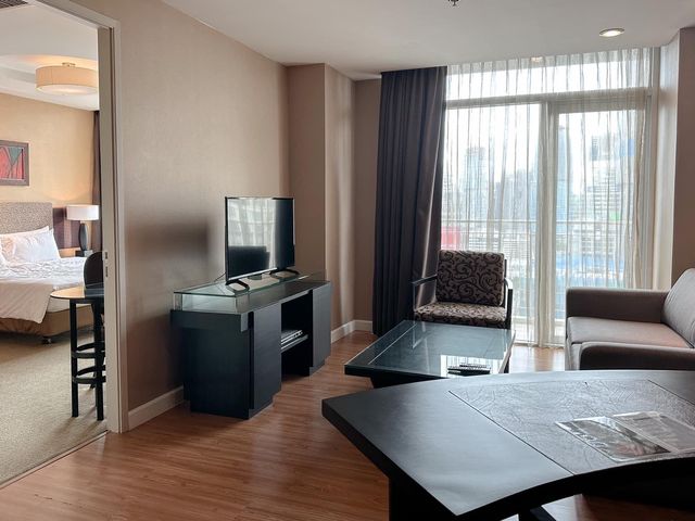 เปลี่ยนบรรยากาศนอนในเมือง Urbana Sathorn Hotel 