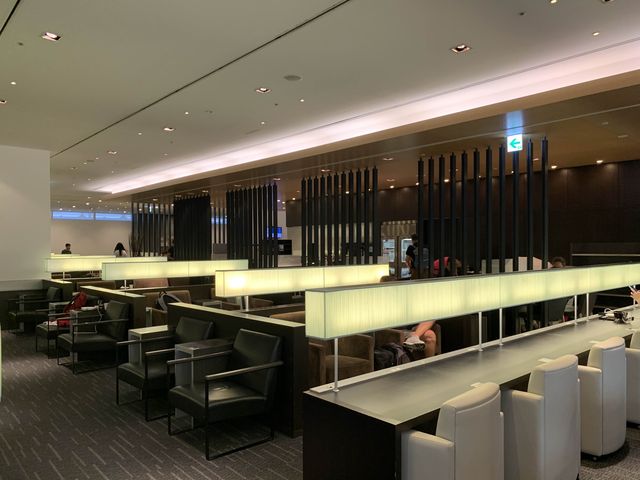 ベトナム　ベトナム観光　搭乗前に成田国際空港ANAラウンジでお腹いっぱい食べる！