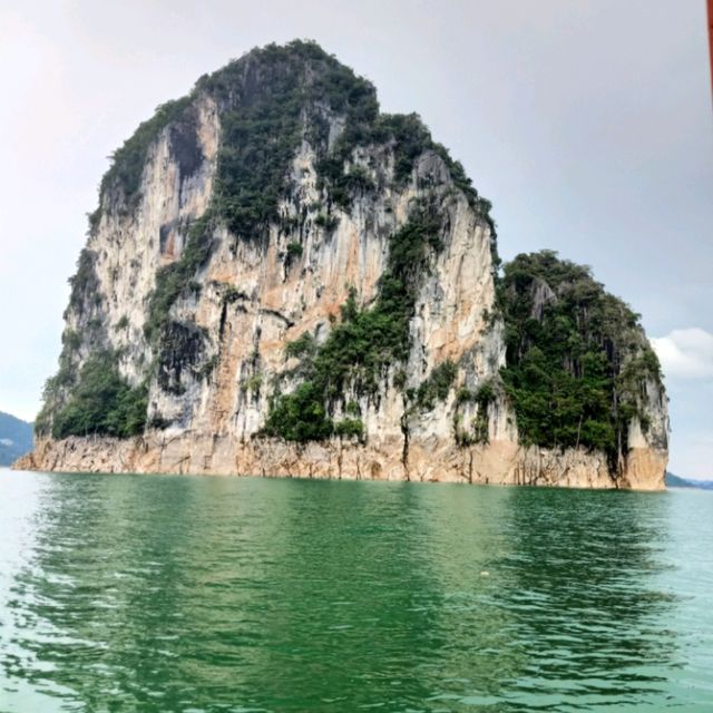 เขื่อนรัชชประภา สวยเกินคำบรรยาย