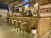 ที่พัก คาเฟ่ ริมทะเล หาดทรายแก้ว 