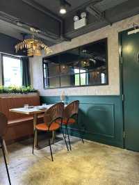 超大月亮打卡cafe 