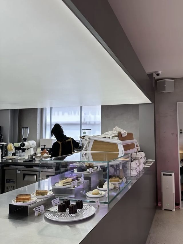 🇰🇷韓国 /ソウル cafe 🖤THE equilibrium coffee 映えカフェ