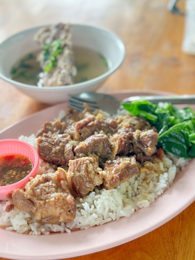 ร้าน ก๋วยเตี๋ยวบ้านนอกสูตรโบราณ 🥗