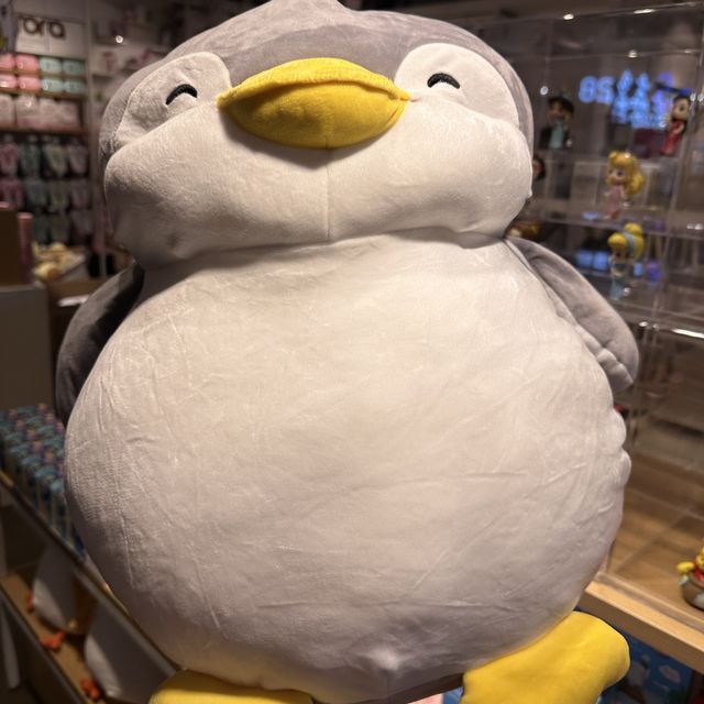 濛仔在越南餐廳相遇企鵝朋友🐧