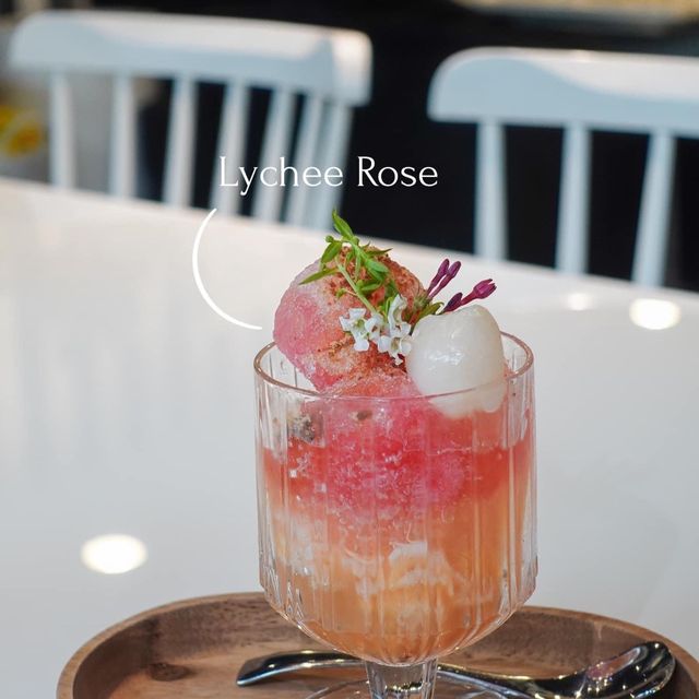 เลอความลัค | เอกมัย ร้านสวยมาก