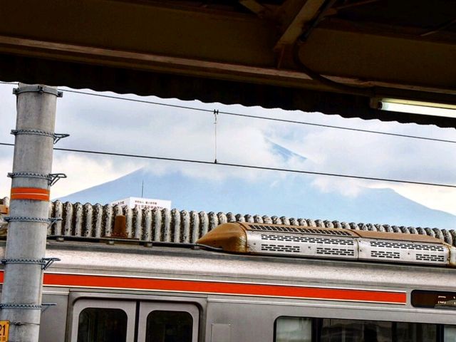 후지노미야역 富士宮駅 에서도 신비로운 후지산 富士山 뷰를 감상할 수 있다.