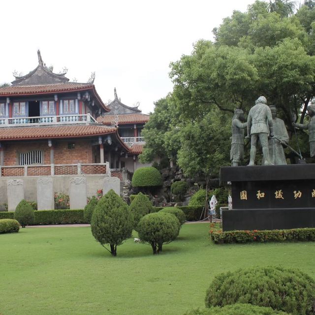 穿越時光！赤崁樓的征戰之旅！🏰⚔️🌺