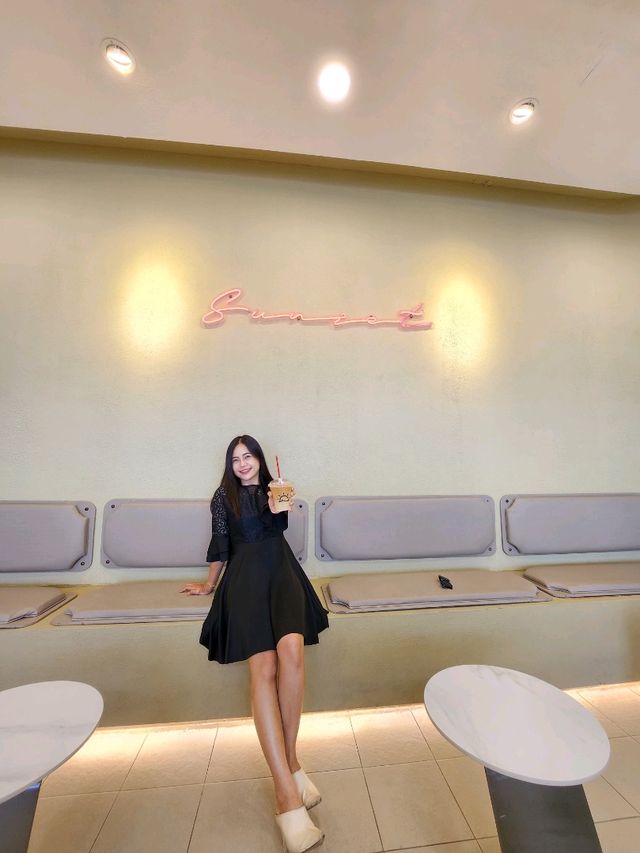 คาเฟ่ฟีลไมอามี่ | พัทยา 🏖🏖🏖