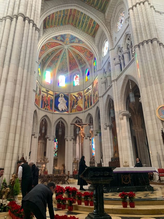 🇪🇸The Magnificent Catedral de la Almudena🇪🇸