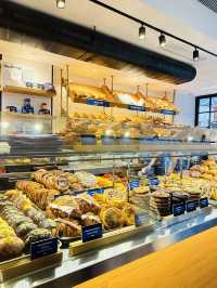 freshly baked CROISSANTS in town⭐️BAKEHOUSE⭐️