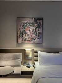 Mondrian Hotel: A Fusion of Art, Luxury, and Comfort in Singapore