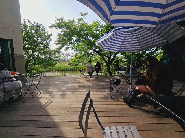 Another vintage cafe at Gyeongpo Lake, Gangneung