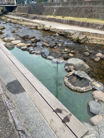 島根】玉造温泉 川辺の足湯 | Trip.com 松江