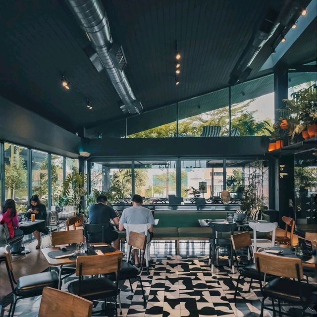 GREYHOUND CAFE | IT WOULDN'T BE GREYHOUND IF IT WASN'T SPACIOUS