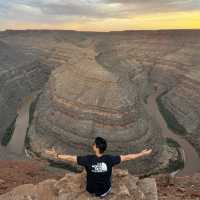 Goosenecks สวนสาธารณะที่ไม่ธรรมดาใน Canyon 