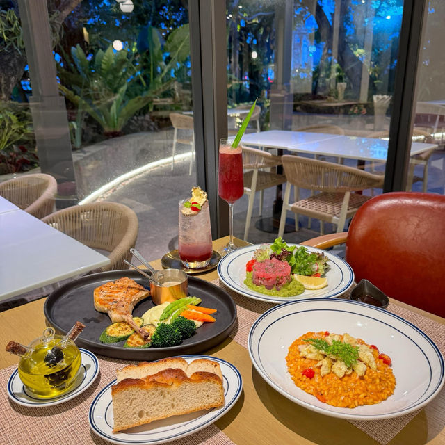  Health Land Resort & Spa 