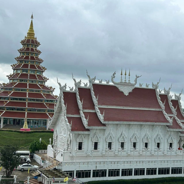 Unveiling the Splendor of Wat Huay Pla Kang
