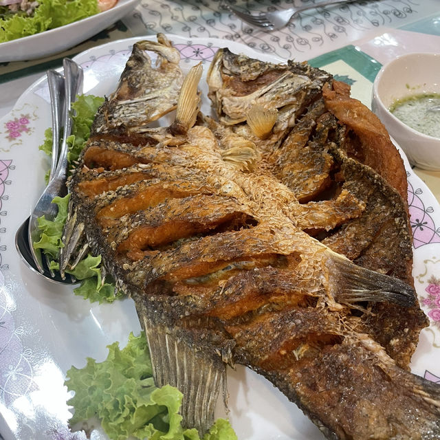 ร้านอาหารครัวข้าวหอมบ้านรวิกานต์