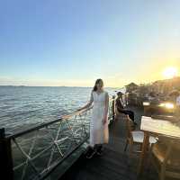 A restaurant with sea view in Balikpapan