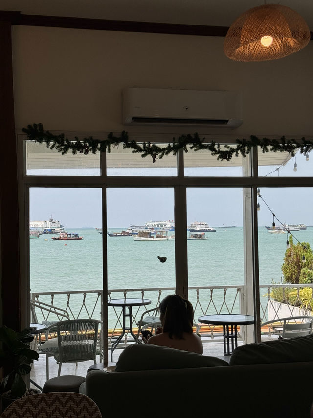 บ้านเล โฮมคาเฟ่ | พัทยา 🏡✨🥤⛴️