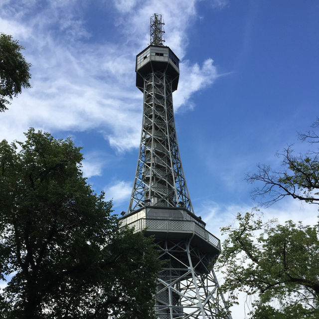 🗼🌌 仰望星空：探訪佩特任瞭望塔🇨🇿🌠
