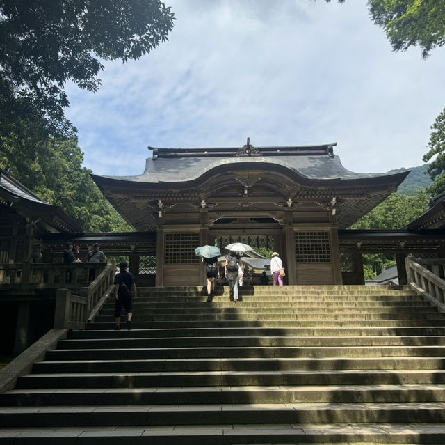 越後一宮　彌彦神社