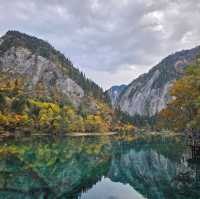 จิ่วจ้ายโกว (Jiuzhai Valley National Park)