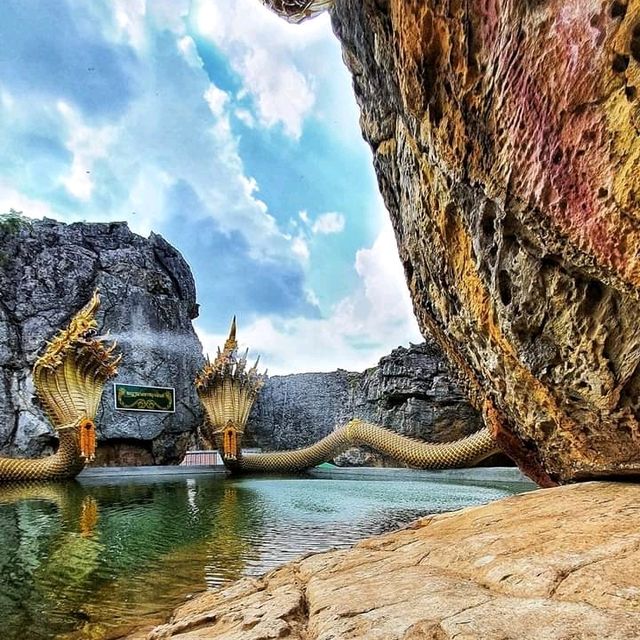 Wat Phu Ta Phao Thong