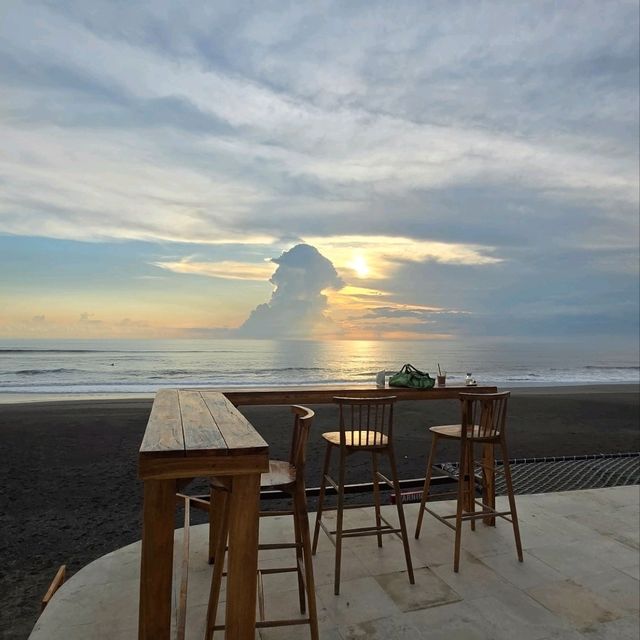 Best Glamping Park bybthe beach With the Beach front View and Padi Field surounding by trees