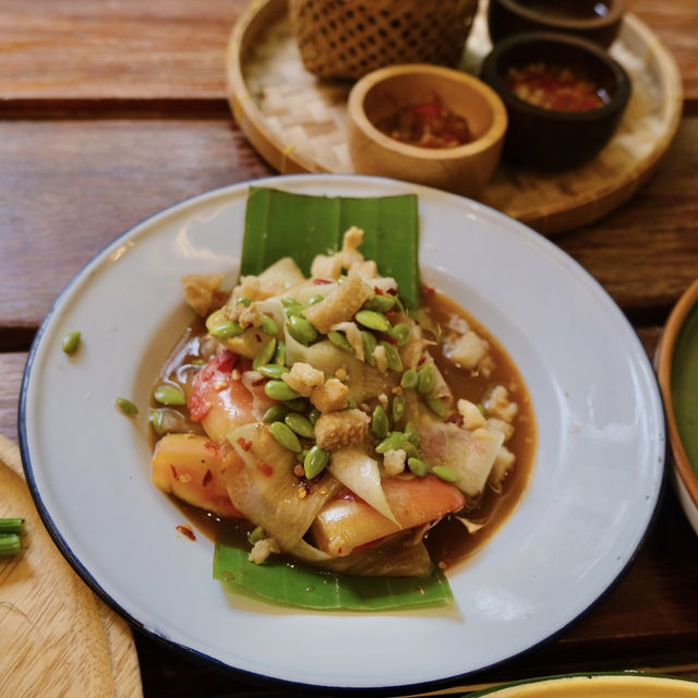 จ้ำเข่า เขาใหญ่ อาหารอีสาน Michelin Guide 3 ปีซ้อน