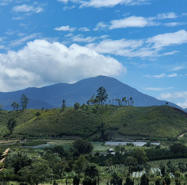 Discovering the Magic of Lake Toba: A Journey Through Indonesia’s Natural Wonder!