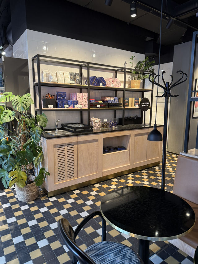 Tea Time in Helsinki: A Stylish Experience🫖