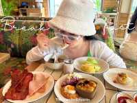พาส่อง Breakfast The Standard Huahin