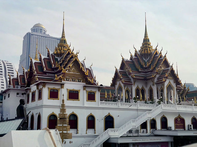 泰國曼谷著名寺廟景點：龍船寺。適合拍照打卡觀光旅遊！ 