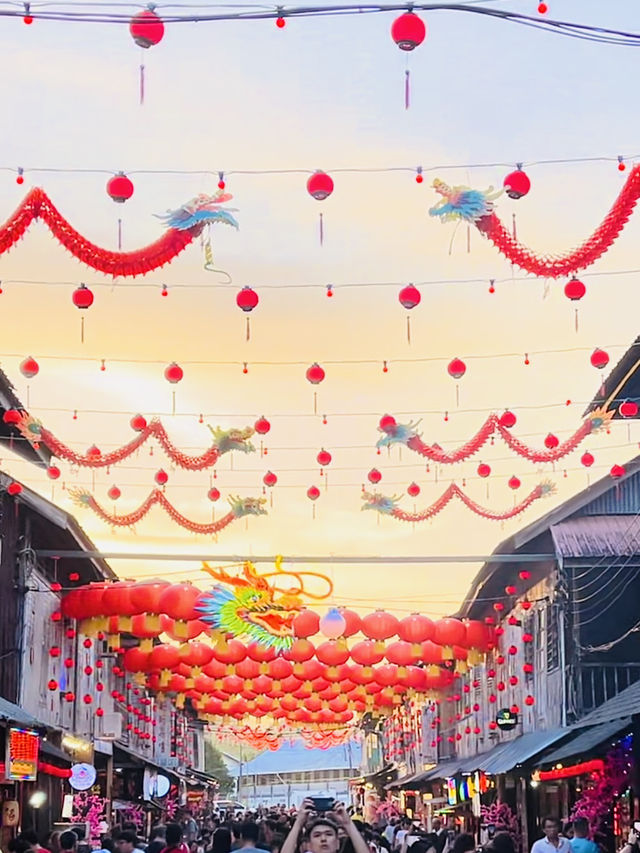 “A Walk Through Siniawan’s Lantern-Lit Street Food”