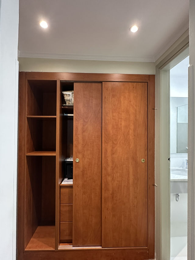 Affordable Hotel Near Acropolis & Metro Station