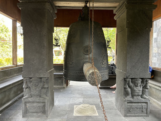 【ボロブドゥール】ムンドゥッ寺院観光ガイド